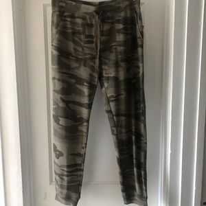Rachel Zoe Women’s Camo Jogger Lounge